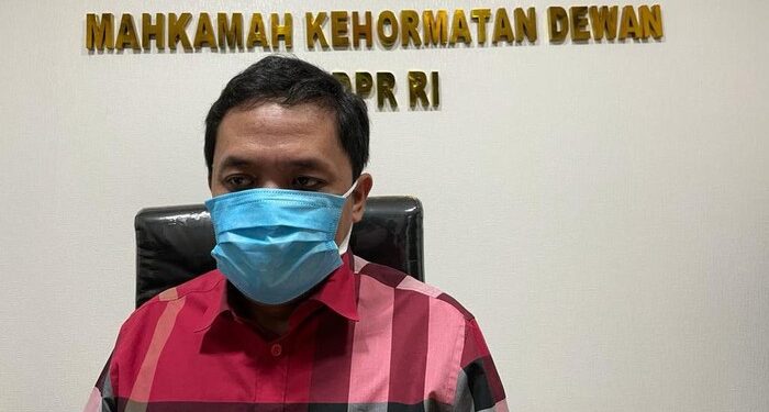 kepercayaan ke dpr ri melemah .....