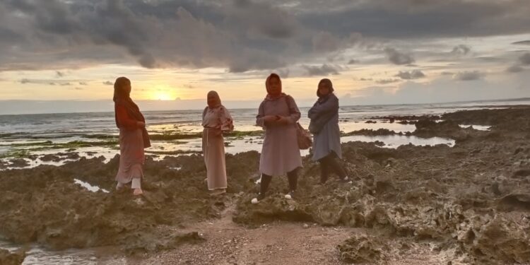 munajut di ufuk senja ....