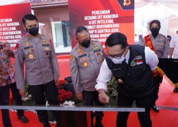 kapolda jabar dampingi gubernur jabar (Ridwan Kamil) resmikan gedung direktorat narkoba & direktorat  intelkam beserta penunjang lainnya.