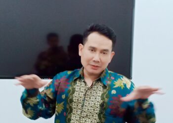membangun karakter individu dan Kkrakter organisasi .....