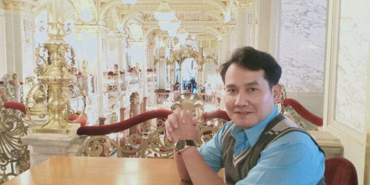 tinjauan perilaku koruptif dari perspektif teori gunung es....