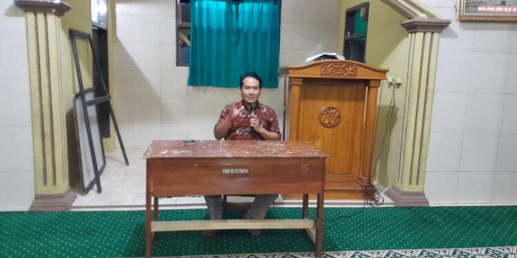 PRAWITA GENPPARI Beri Motivasi Santri Berprestasi 