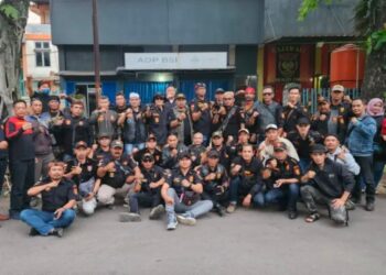 Paspam Rajawali Ormas BBC Bagikan Takjil Untuk Pengguna Jalan....