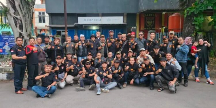 Paspam Rajawali Ormas BBC Bagikan Takjil Untuk Pengguna Jalan....