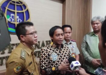 Wamen ATR/BPN Serahkan Ratusan Sertifikat Kepada Masyarakat Kabupaten Bandung ...