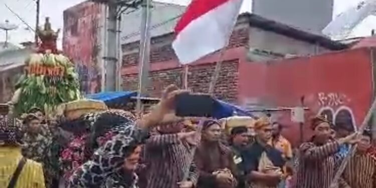 Budaya: Gelar Acara “Merti” di Pasar Kliwon Kab. Temanggung, Jateng