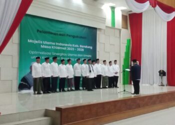 KH. Yayan Hasuna Hudaya Kembali Menjadi Ketua MUI Kab. Bandung...
