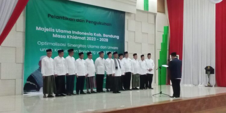 KH. Yayan Hasuna Hudaya Kembali Menjadi Ketua MUI Kab. Bandung...