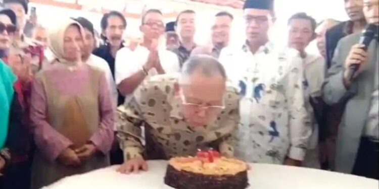 Syukuran H. Dada Rosada Mantan Walikota Bandung, Genap Usia Ke- 77 Tahun...