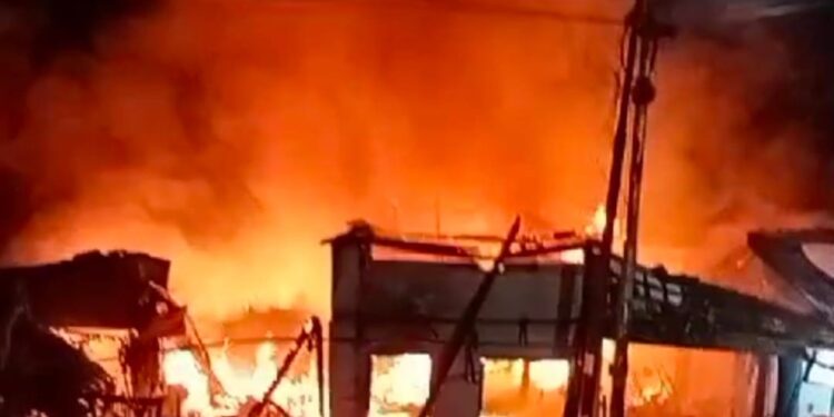 Dua Rumah di Kepatihan Temanggung Ludes Dilalap Sijago Merah...