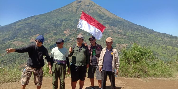 Pendakian Gunung Sikendil di Kabupaten Temanggung