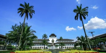 PARAWISATA VIRAL KOTA BANDUNG JAWA BARAT