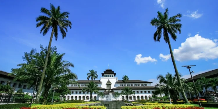 PARAWISATA VIRAL KOTA BANDUNG JAWA BARAT