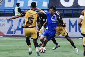 Maung Bandung Vs Persijap di GBLA Bandung Berakhir 0-0