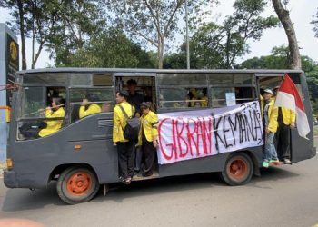 demo naik bus
