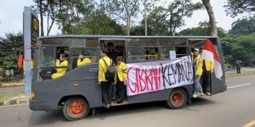 demo naik bus