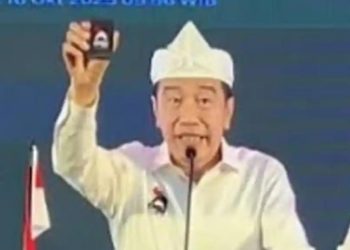 Jokowi Bangga Pamer KTA PSI Katimbang Tunjukan Ijazah UGM