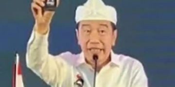 Jokowi Bangga Pamer KTA PSI Katimbang Tunjukan Ijazah UGM