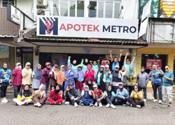 Apotek Metro Bandung Gelar Senam Bersama dan Cek Kesehatan Gratis